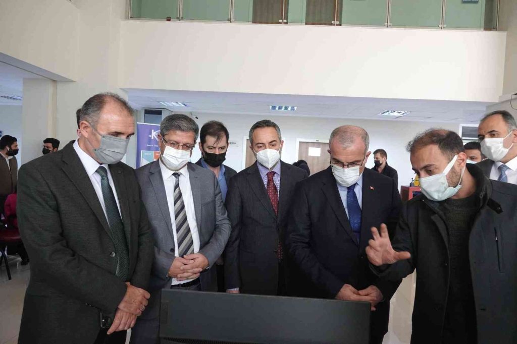 Başkan Arslan: “Fırat Teknokent şehir için değer üretiyor”