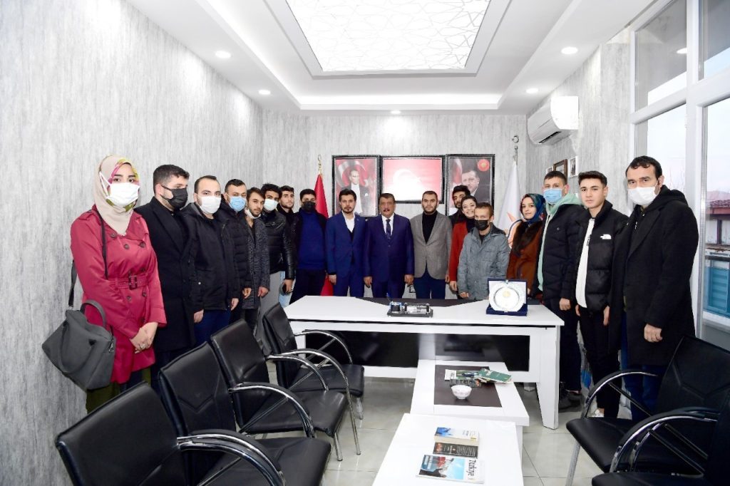 Başkan Gürkan, AK Parti Yeşilyurt İlçe Başkanlığını ziyaret etti