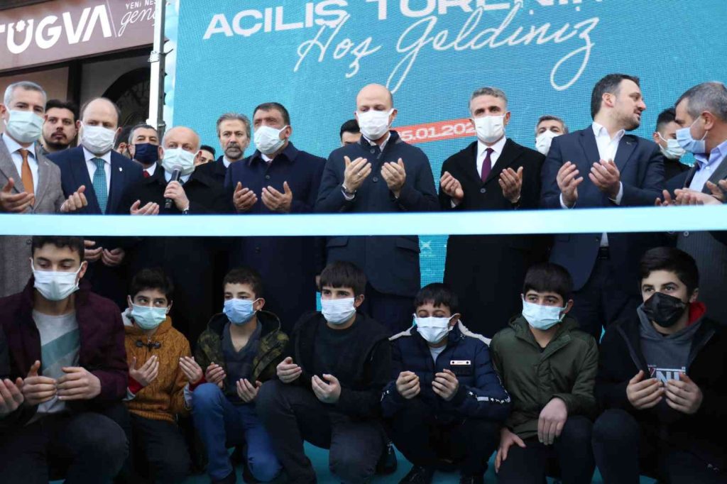 Bilal Erdoğan’dan CHP’li Özgür Özel’e tepki