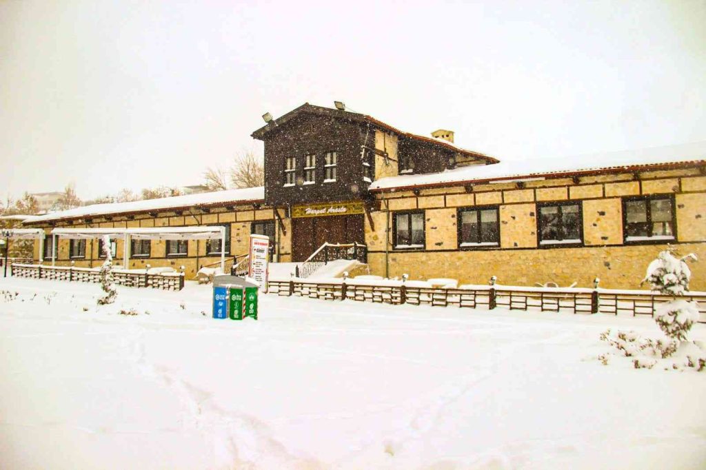Bin 200 rakımlı Harput’ta kar güzelliği