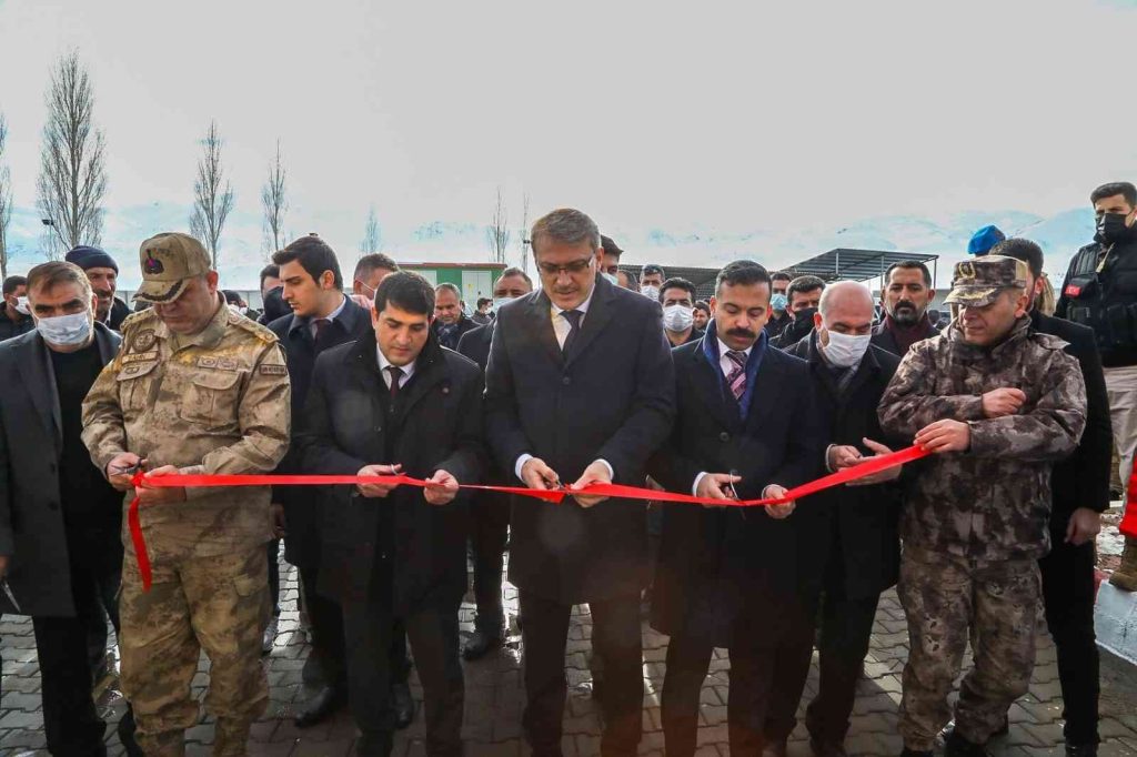 Bingöl Valisi Ekinci, “Bu büyük millet, her türlü ihaneti ve tehdidi bertaraf edecek”