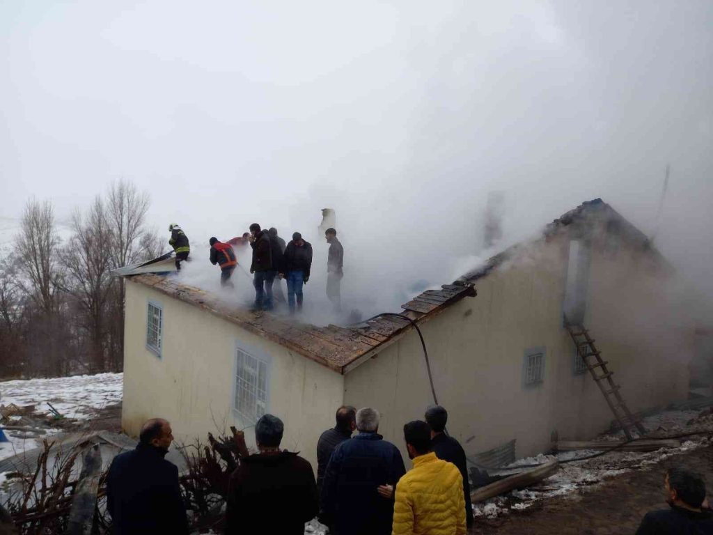 Bingöl’de korkutan yangın