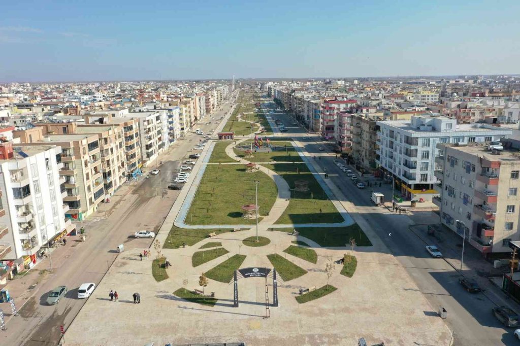 Büyükşehir ile Viranşehir halkı modern bir parka kavuştu