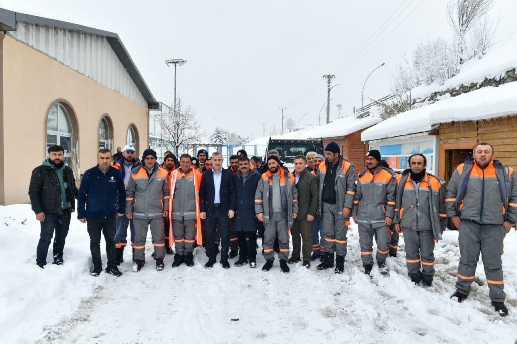 Çınar, temizlik personellerine teşekkür ziyaretinde bulundu