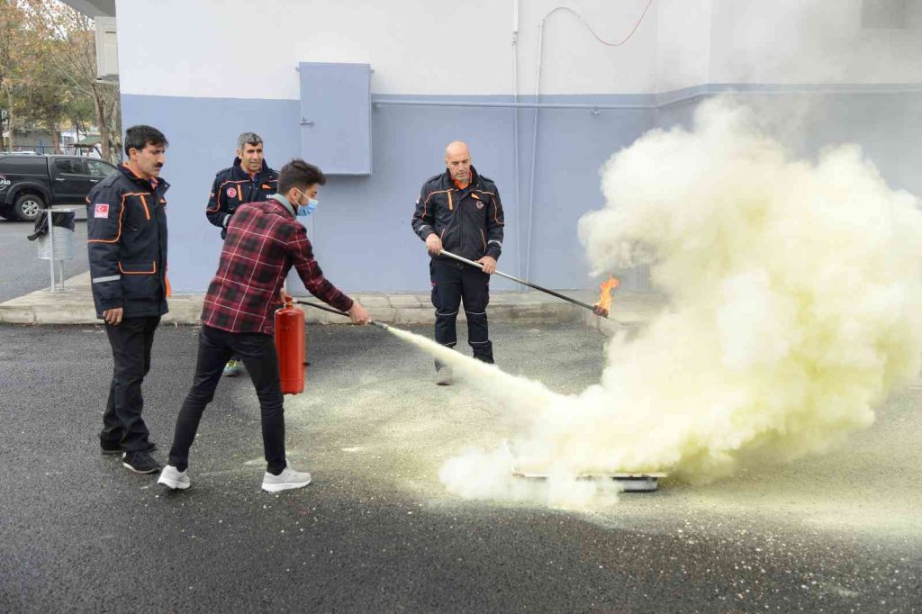 Diyarbakır’da akademi lise öğrencilerine afet eğitimi verildi
