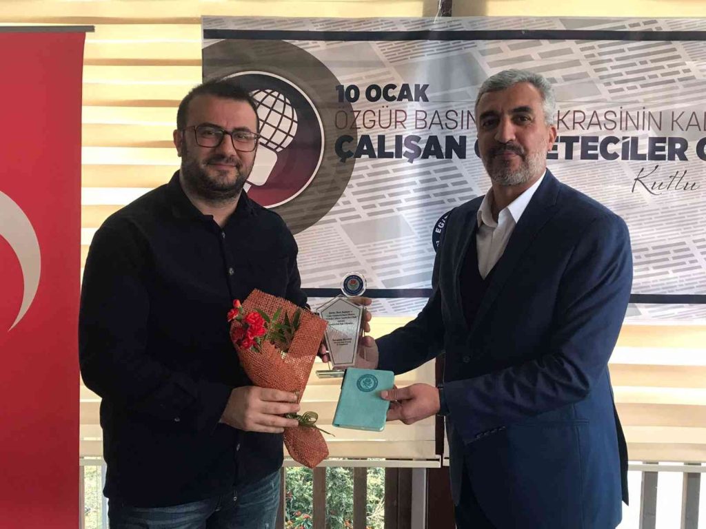 Eğitim Bir-Sen gazetecilerle bir araya geldi