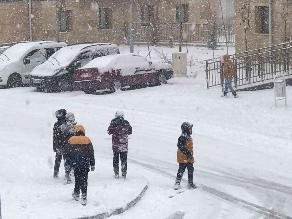 Elazığ’da okullara kar tatili