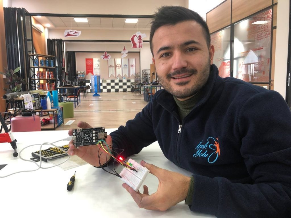 Elazığlı gençlerden önemli başarı: Yerli ve milli imkanlarla ’elektronik devre kartı’ geliştirildi
