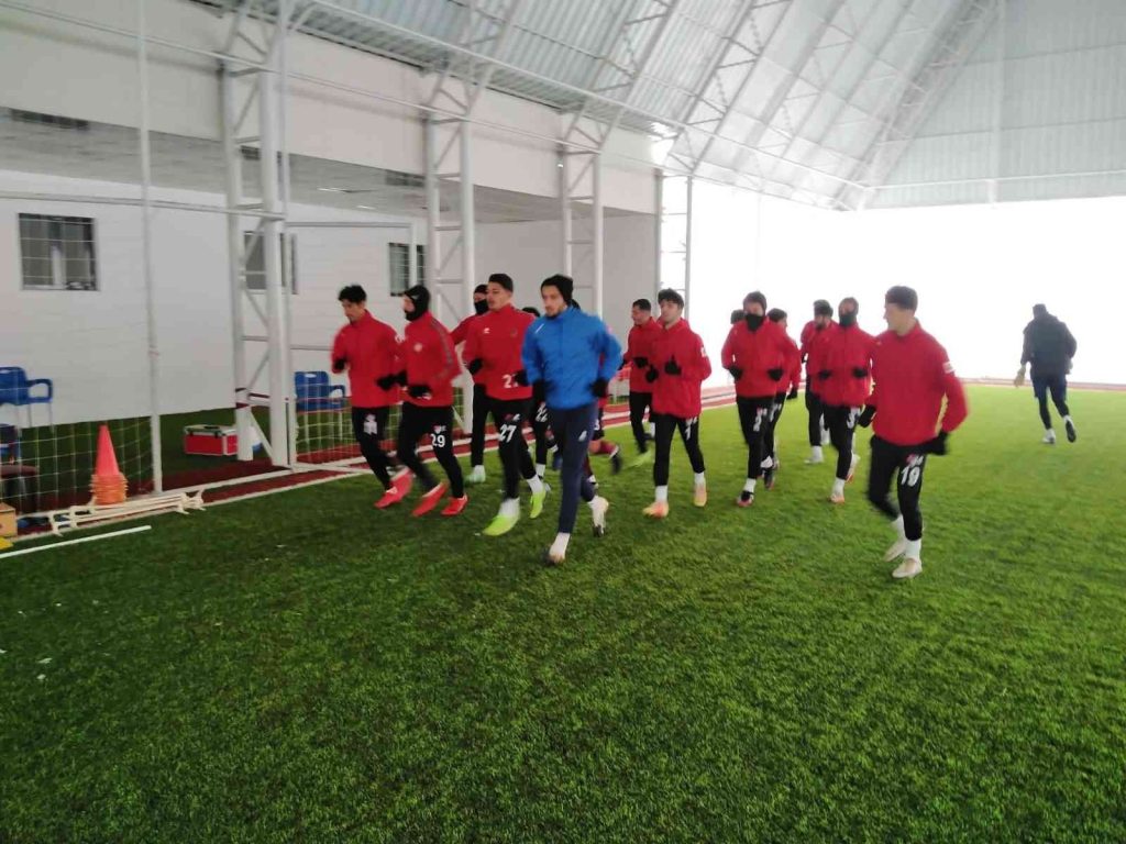 Elazığspor, halı sahada hazırlıklarını sürdürüyor