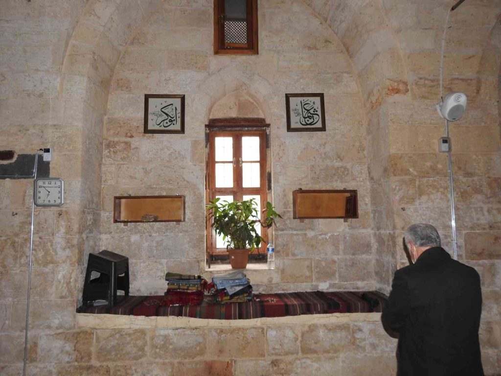 Gaziantep’in tarihi camileri hatlarla donatıldı