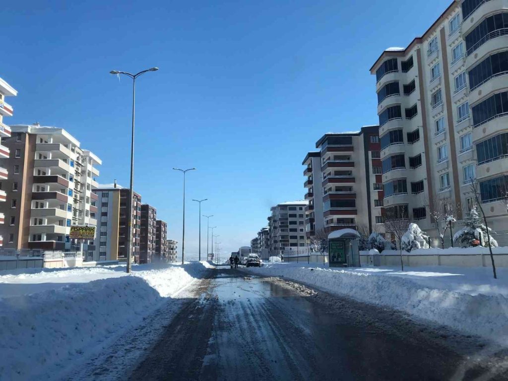 Gaziantep’te karla mücadele sürüyor