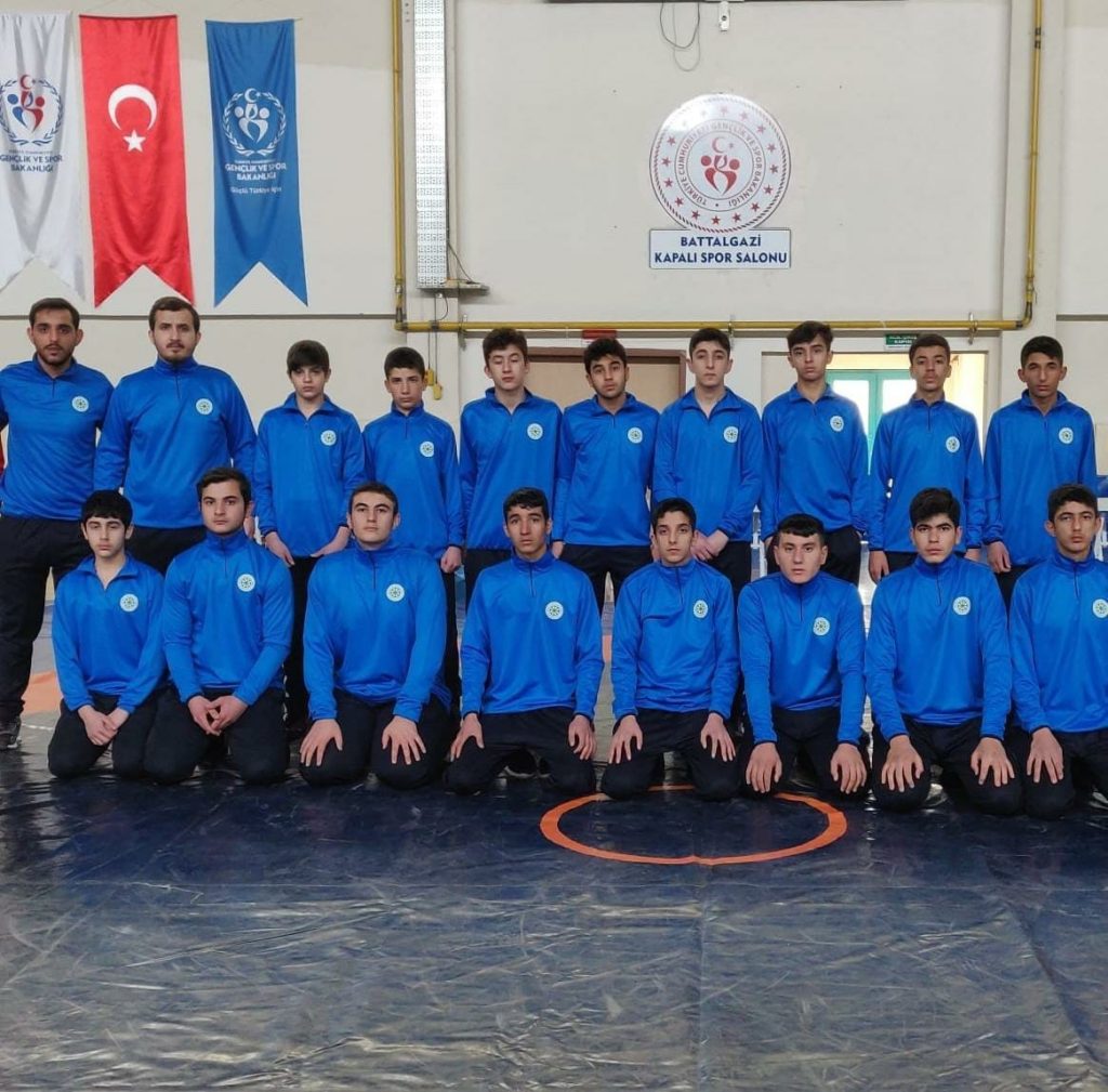 Güreş Şampiyonasında Akçadağ damgası