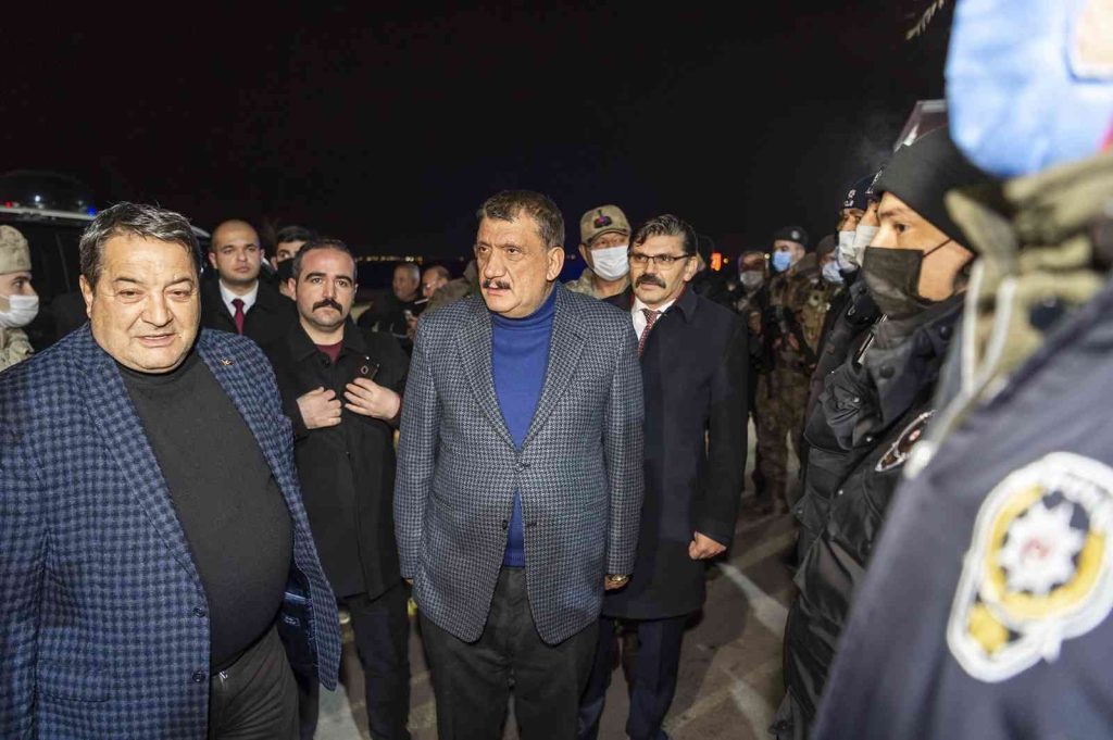 Gürkan’dan anlamlı ziyaretler