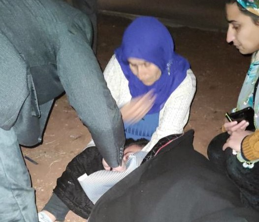 Hafif ticari araç traktöre arkadan çarptı: 2 yaralı