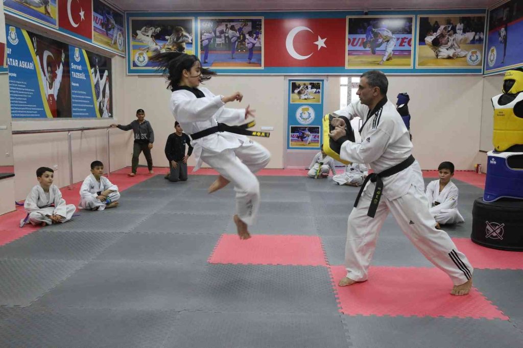 Haliliye’de şampiyon sporcular yetişiyor