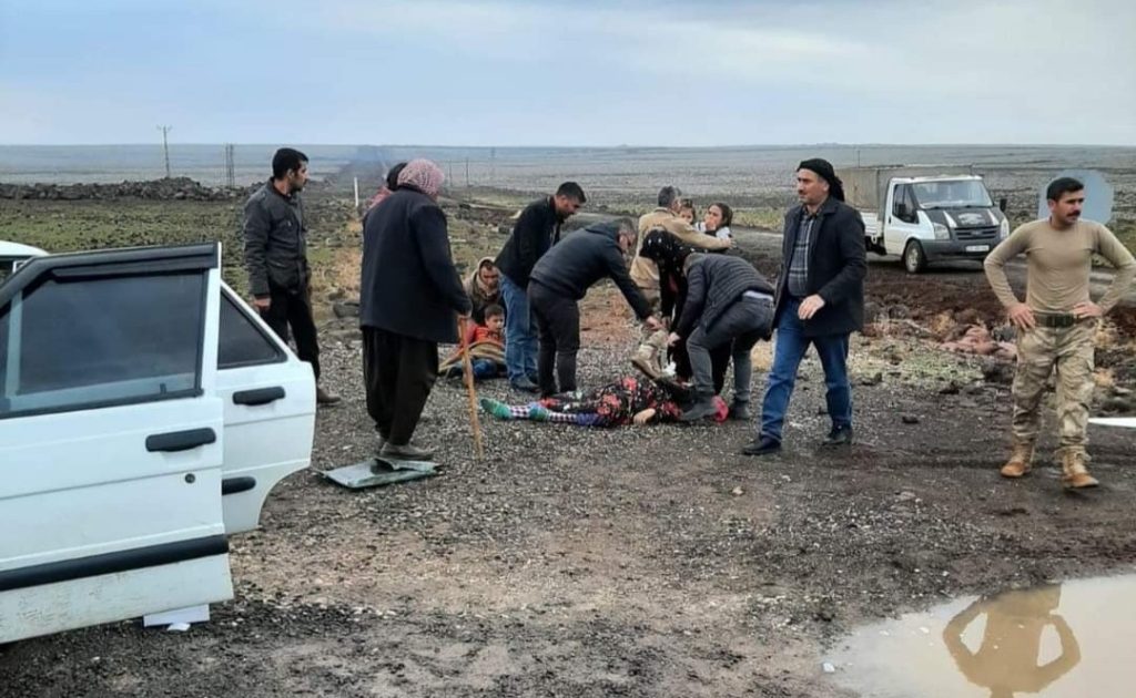 Kamyon ile otomobil çarpıştı: 6 yaralı