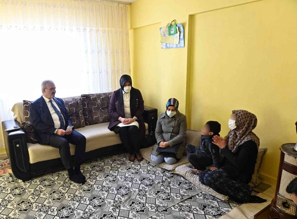 Karaloğlu ailesi yetim ailelerini ziyarete devam ediyor