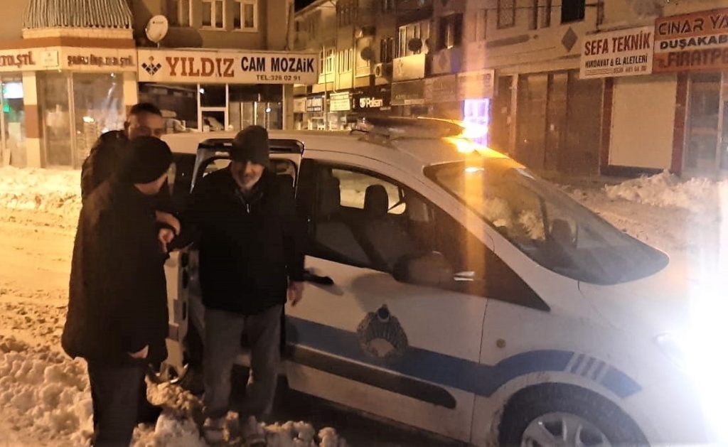Kayıp alzheimer hastasını zabıta ekipleri buldu
