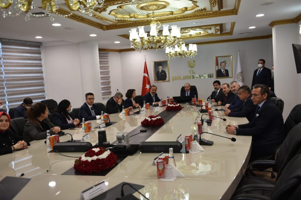 Kurtulmuş’a Şanlıurfa’daki projeler tanıtıldı