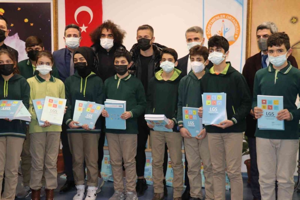 Malatya’da öğrencilere yardımcı kaynak kitap