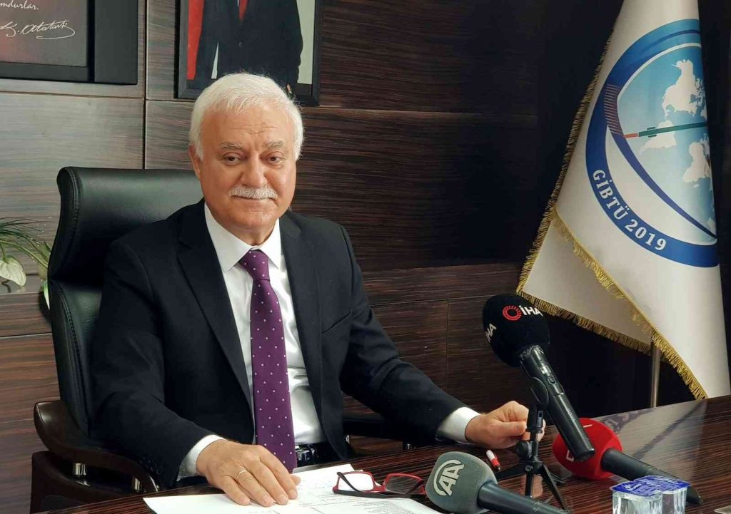 Nihat Hatipoğlu’dan Sezen Aksu’ya tepki