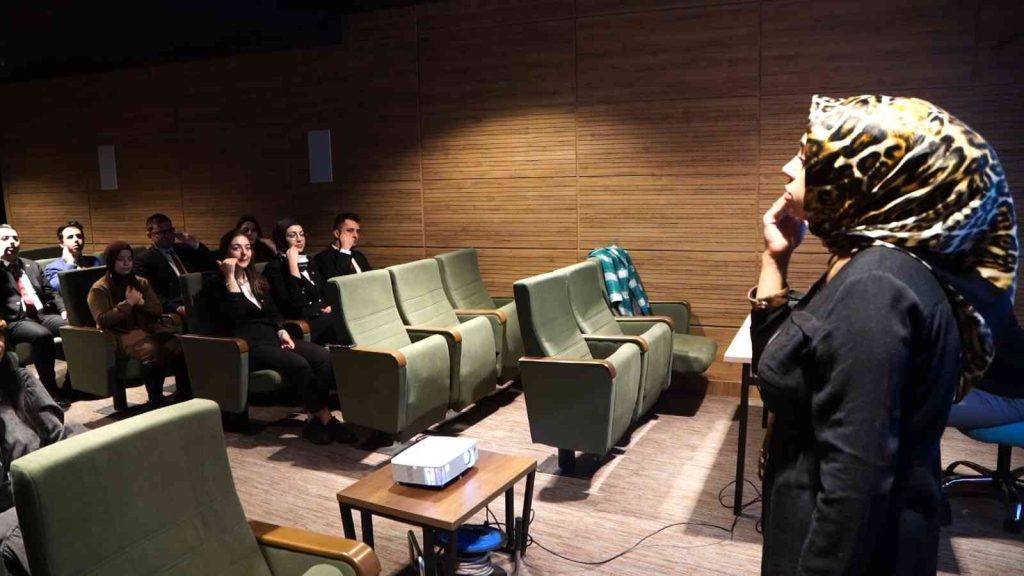 Panorama Müzesi çalışanlarına işaret dili eğitimi