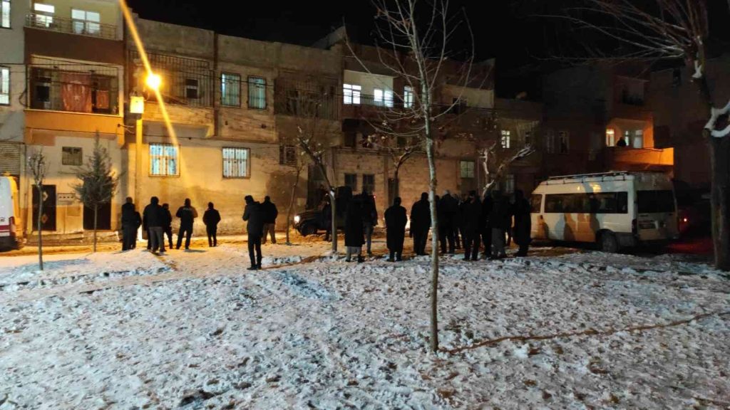 Şanlıurfa’da 5 çocuk annesi kadın evinde silahla öldürüldü