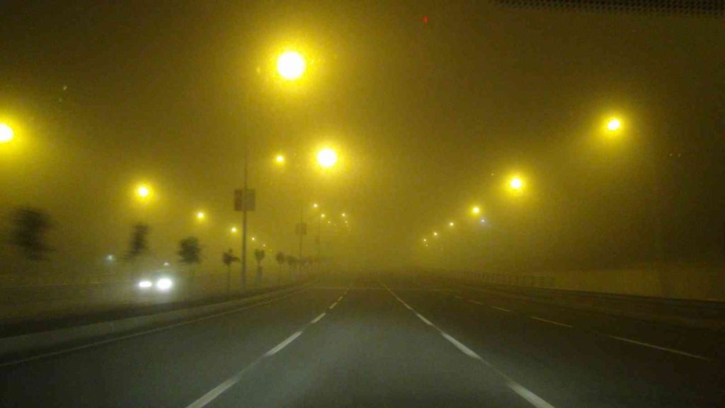 Şanlıurfa’da gece yarısı sis sürprizi