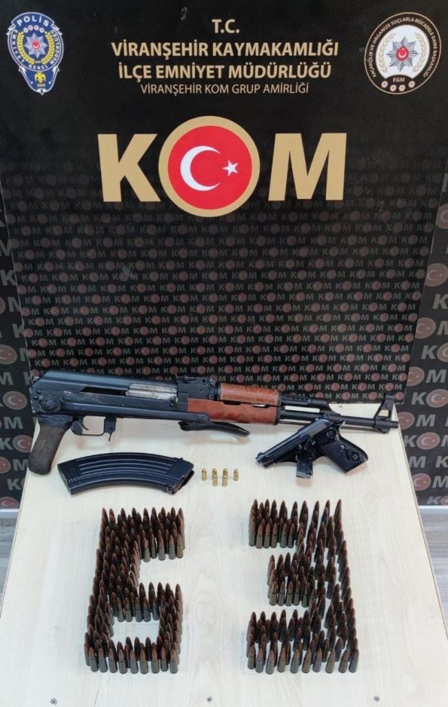 Şanlıurfa’da uzun namlulu silah ve tabanca ele geçirildi