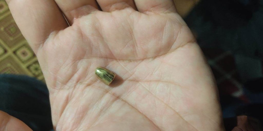 Şanlıurfa’da yorgun mermi evin balkonuna isabet etti