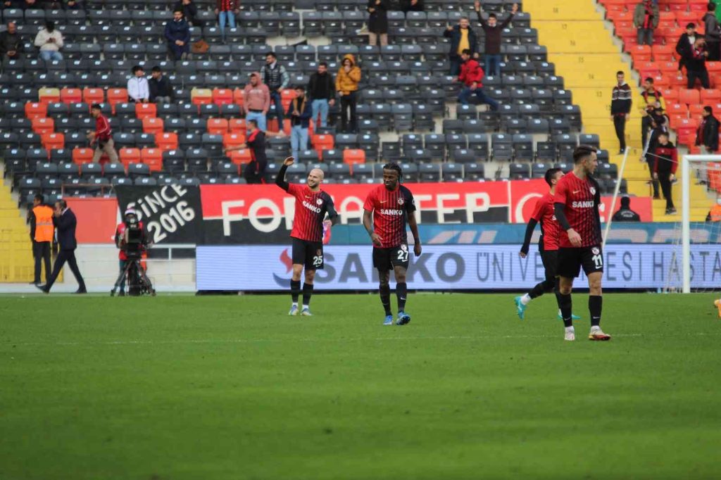 Spor Toto Süper Lig: Gaziantep FK: 3 – Fatih Karagümrük: 1 (Maç sonucu)