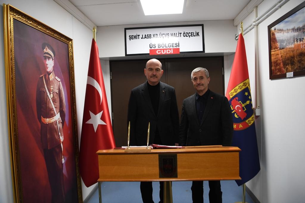 Tahmazoğlu, Bakan Soylu ile yeni yıla Cudi dağında Mehmetçiklerle girdi