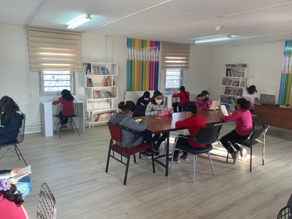 TTKD’den 60. Yıl Akçakiraz İlköğretim Okuluna kütüphane desteği