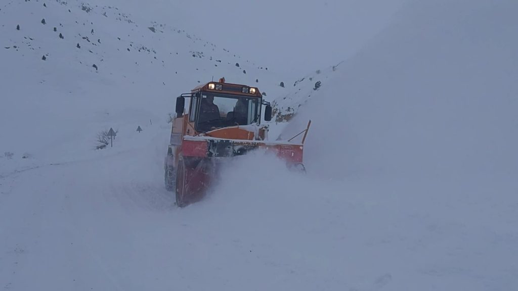 Tunceli-Hozat yolu araç trafiğine kapatıldı