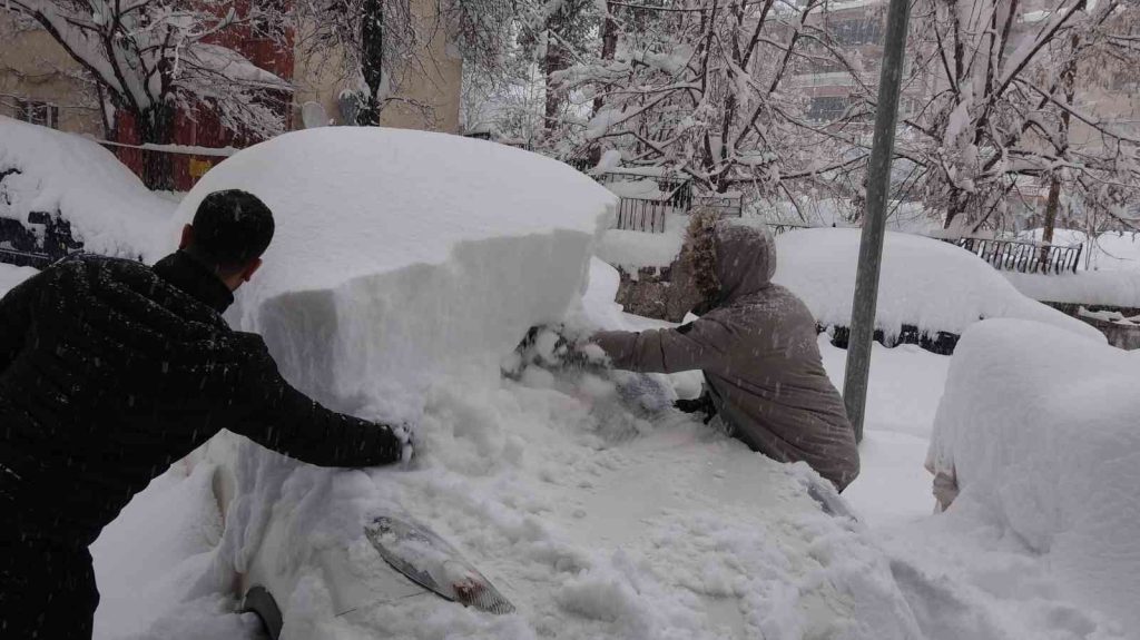 Tunceli’de 347 köy yolu ulaşıma kapandı