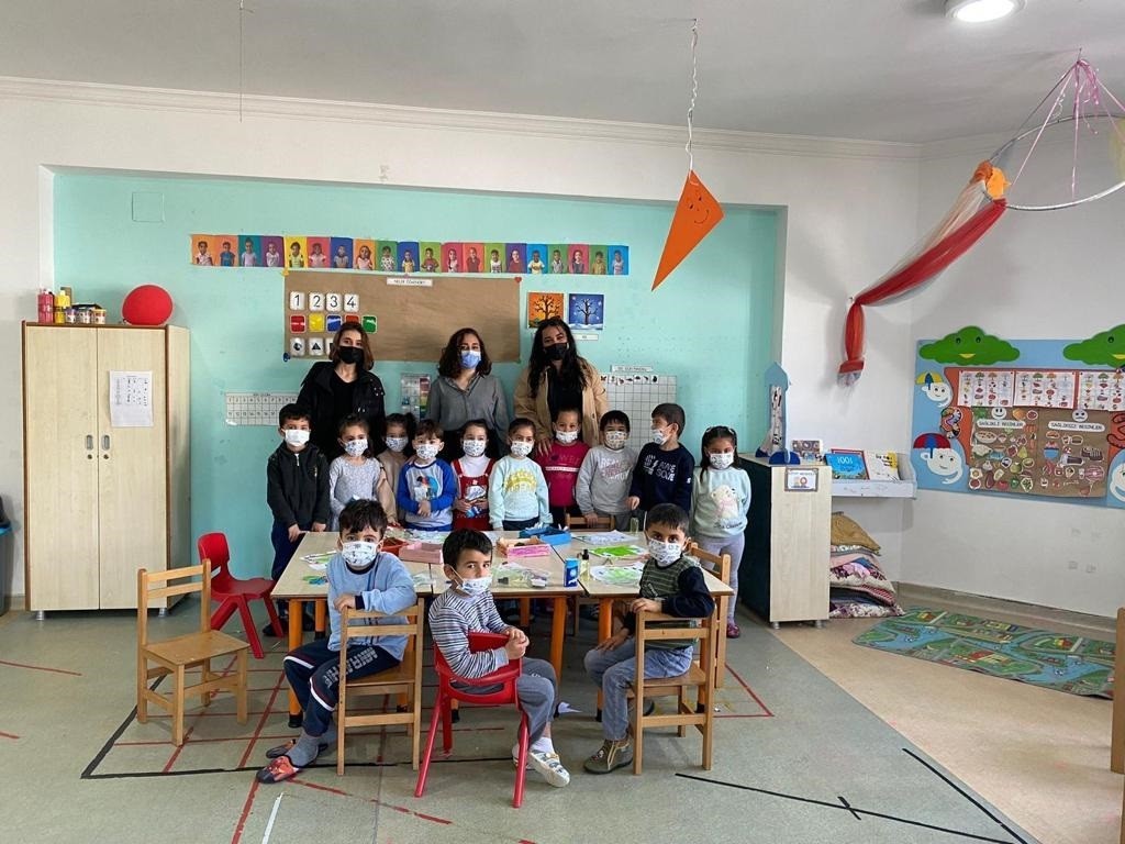 Üniversite öğrencilerinden miniklere hijyen eğitimi