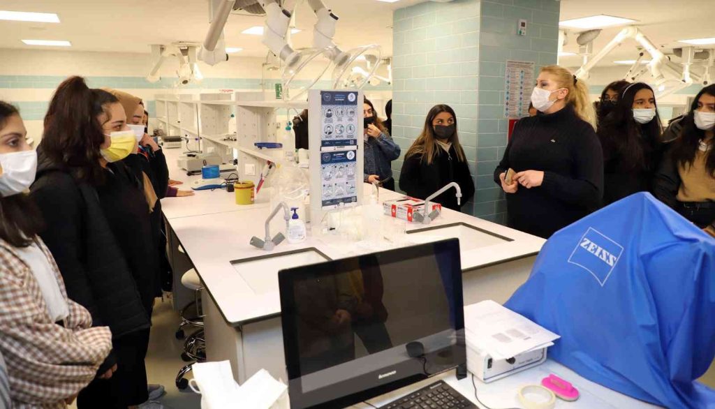 Üniversiteye hazırlanan öğrenciler SANKO Üniversitesi’nde