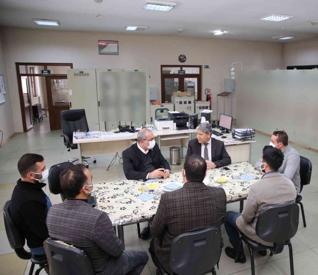 Vali Toraman, sosyal medyadan kendisini çaya davet eden enerji çalışanlarını kırmadı