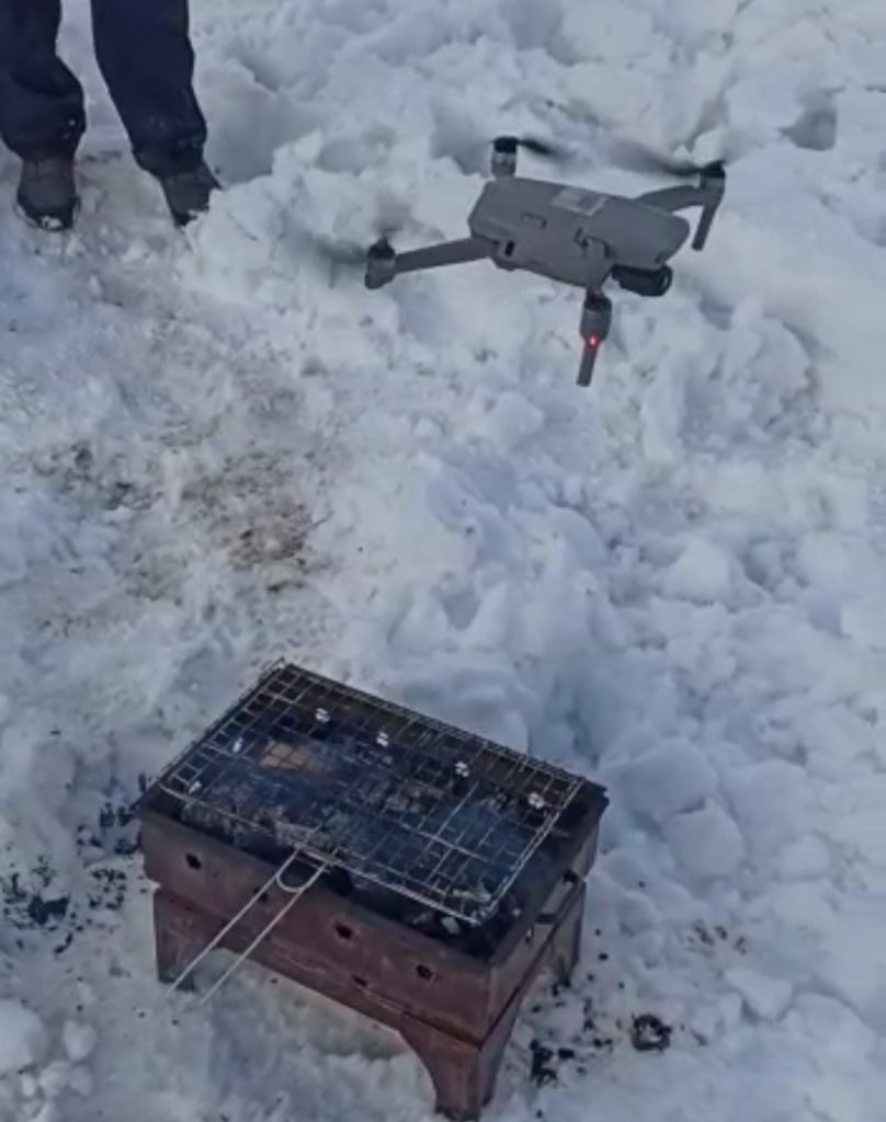Yelpazeyi unutunca mangalı drone ile yaktı