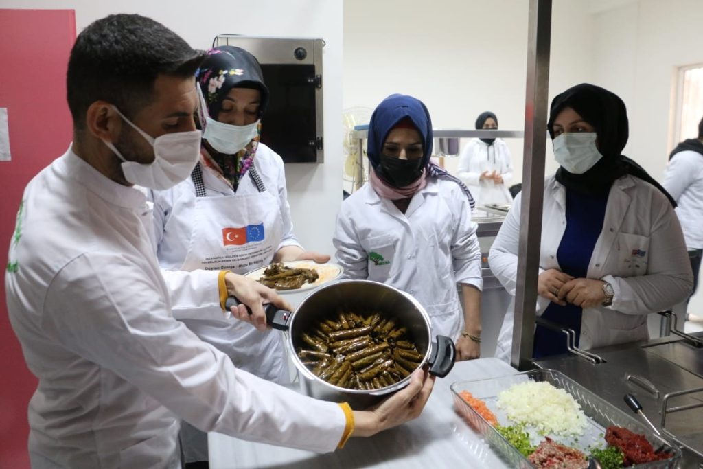 Yenişehir Belediyesinin ‘YESMEK’ kursundan 225 kişi eğitim aldı
