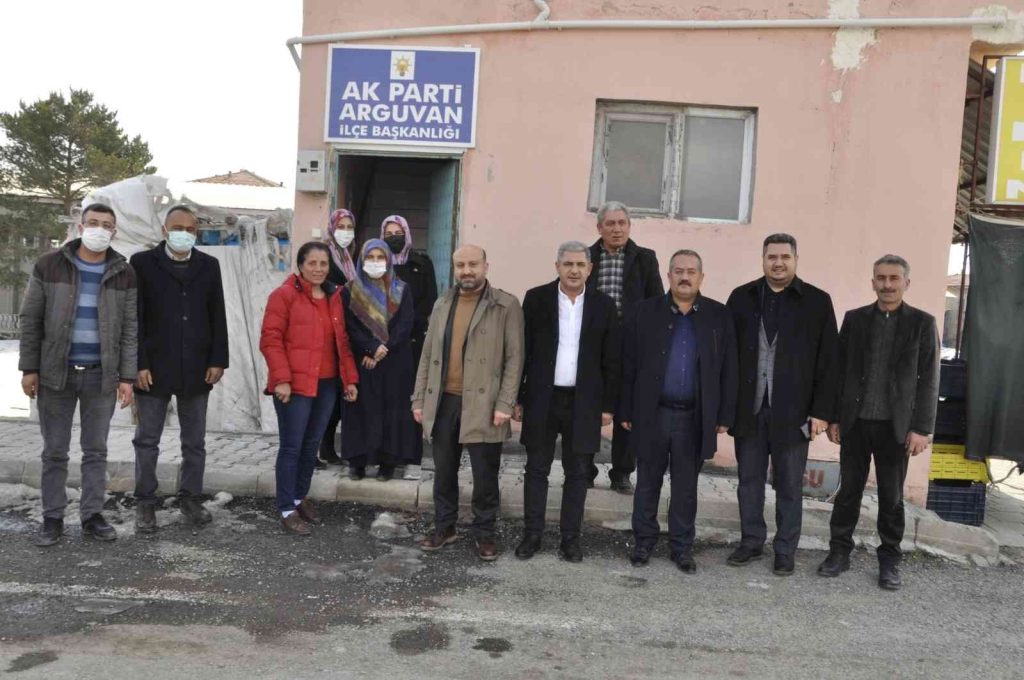 AK Parti’de çalmadık kapı bırakılmayacak