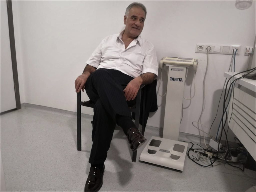 Bacak bacak üstüne atabilmek için 52 yaşında ameliyatsız 46 kilo verdi