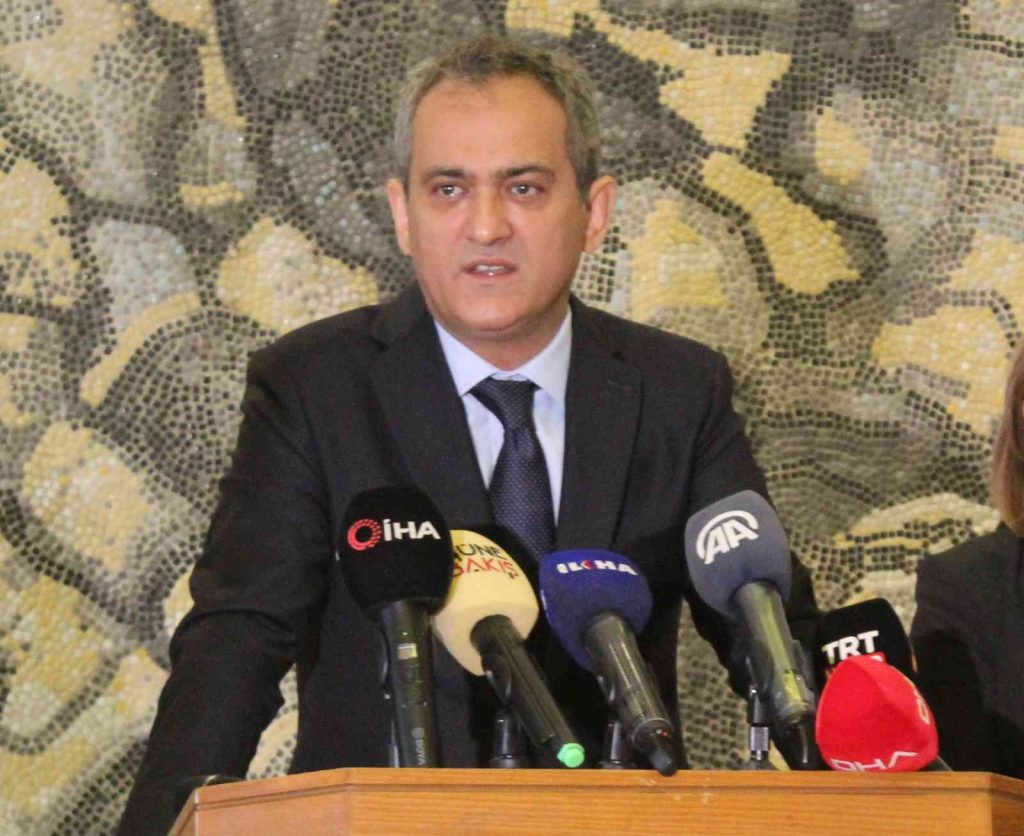 Bakan Özer, Gaziantep’teki eğitim yatırımları hakkında bilgi verdi
