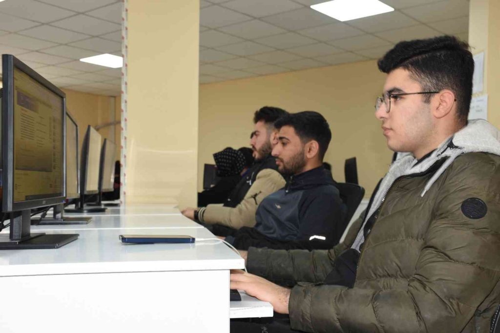 Bilgievi ve akademi lise öğrencileri sömestir tatilini eğlenerek öğrenerek geçiriyor