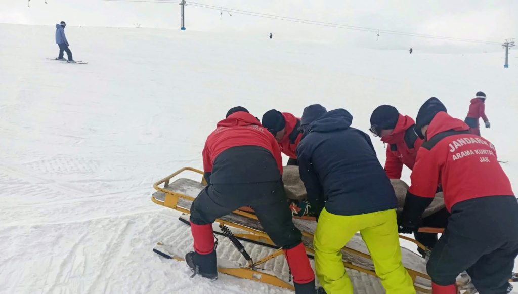 Bingöl’de JAK timleri, 135 kişinin imdadına yetişti