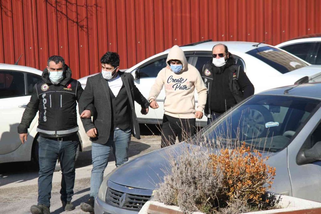 Cezaevi firarisi uyuşturucu ile yakalandı