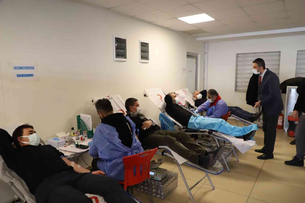 DİSKİ’den Kızılay’a kan bağışı