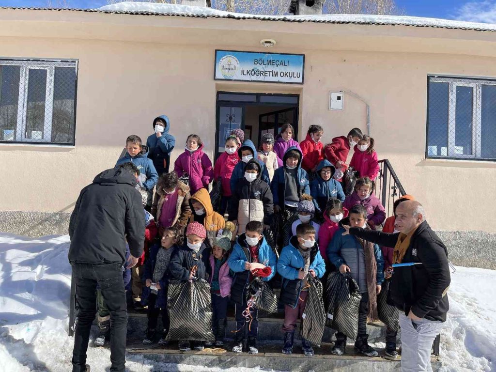 Diyarbakır’dan Van’a uzanan iyilik köprüsü