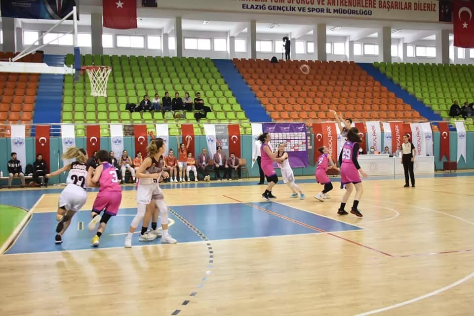 Elazığ Basketbol Kulübü, 10’da 10’la tamamladı
