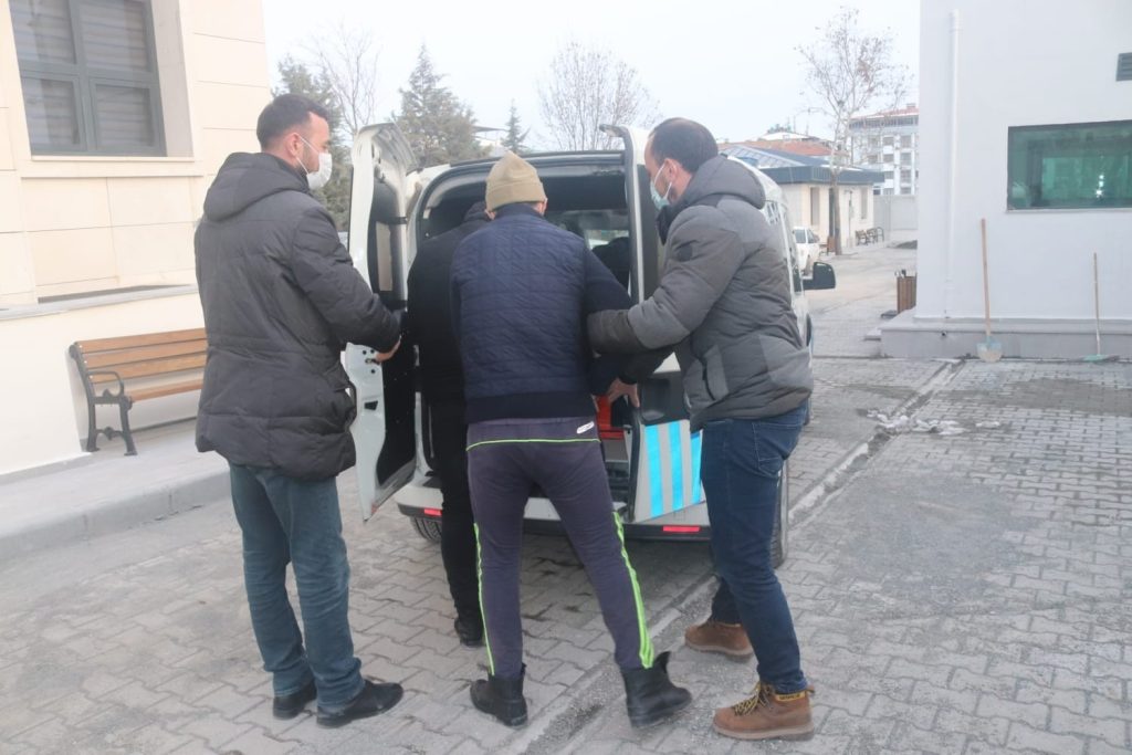 Elazığ’da akü hırsızları tutuklandı